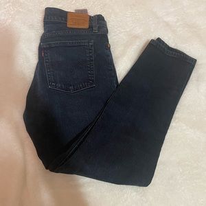 Levi’s Wedgie Fit Size 28 Black Jeans 99% Cotton